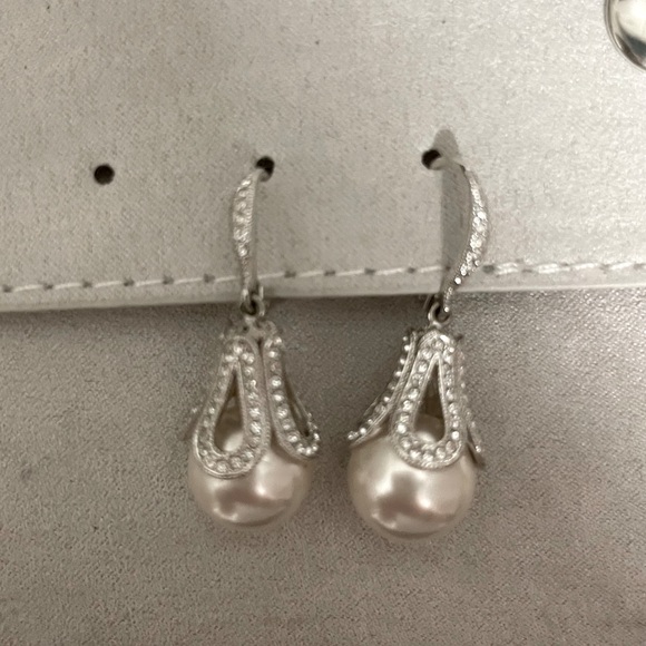 Nadri pearl pave drop earrings - Picture 4 of 5